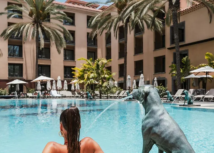 Unique Club At Lopesan Costa Meloneras 5*